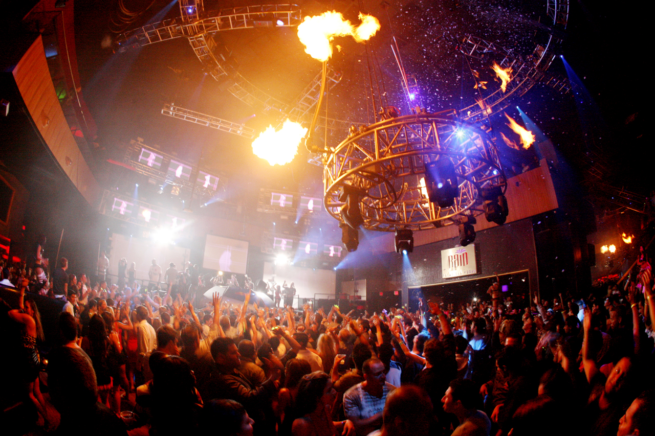 MikeyMcNulty_RainNightclub_006%201280%2096.jpg : Authentic - A ra1ny fr1day ni9ht Mix (31:15)