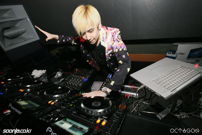 IMG_9808[1].jpg : 2012년 4월 7일 SAT NOIR With DJ VIVID  @ Club OCTAGON (클럽 옥타곤)