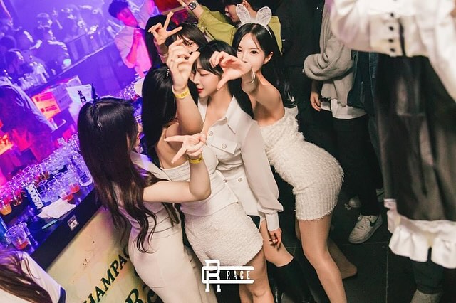 클럽레이스 할로윈 파티사진 : 466156852_17958071048831771_2693985874947018485_n.jpg
