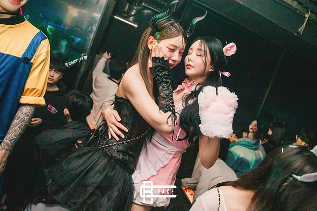 클럽레이스 할로윈 파티사진 : 466543647_17958071090831771_8428427054622057802_n.jpg