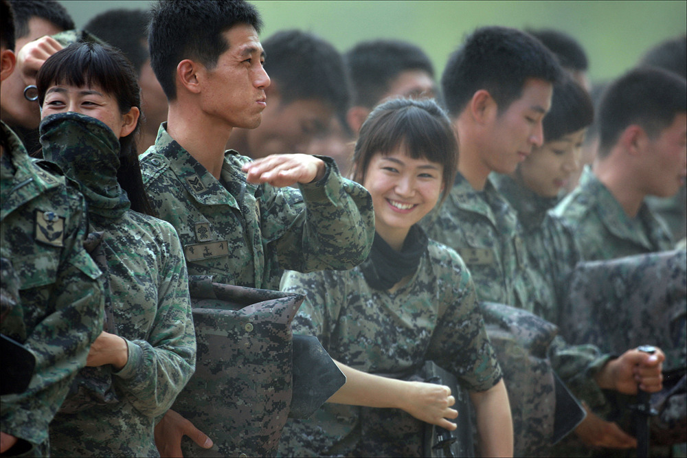 868C3060.jpg : 세계의 여군들!!