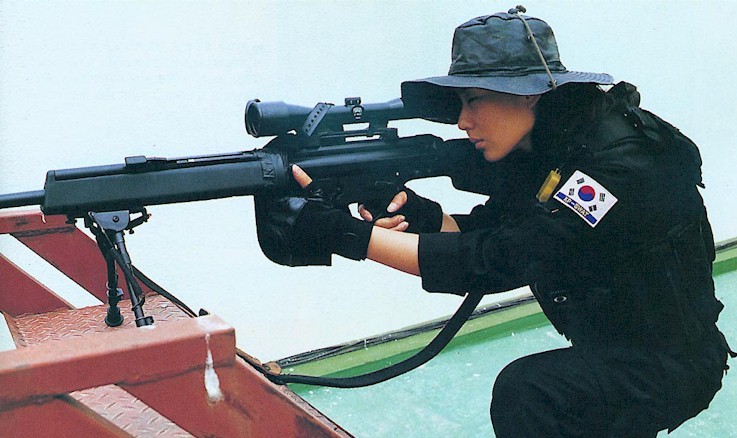 action8msg90korfemale.jpg : 세계의 여군들!!