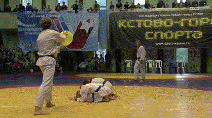 yhTxlo5.gif : 99%의 확률로 고의!