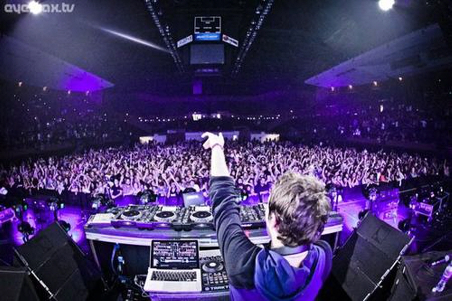 Porter Robinson.jpg : ◆◆◆무료◆◆◆ 아이유 조으다 MiXSET ( SWEET MiX ) ◇◇◇엄청터짐ㅋ◇◇◇
