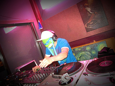 artworks-000013478562-azzowx-crop.jpg : BRUK & Marie L - Right Behind You (Original Mix)