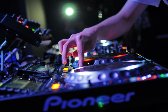 DJchenwin2013.jpg : Electro positive energy show(DJchenwin10.21sos pub live) DJchenwin2013.jpg : Electro positive energy show(DJchenwin10.21sos pub live)