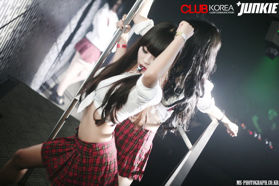 44%20copy.jpg : ◈Melleefresh & Deadmau5 - Hey Baby (Melleegasm Remix)◈