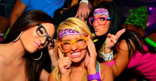 best-friends-bitch-celebrate-color-colorful-Favim.com-285351_large.jpg
