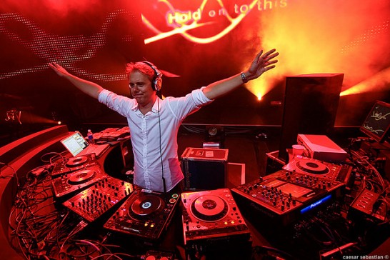 top-100-dj-list-armin-van-buuren-546x364.jpg : Akon (feat._Pitbul) - Boomerang2011