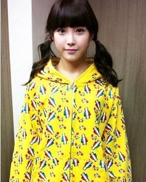BEC6C0CCC0AF42.jpg : (무료)Maroon 5 Feat. Christina Aguilera - Moves Like Jagger (Slava Inside Remix)