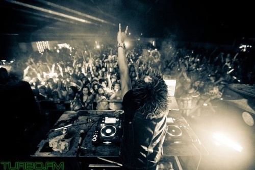 Bl3nd.jpg : 지림☜ 월요일을 하얗게 불태우자!! ◆◆◆DJ Markeer Electro House Rage Mix◆◆◆