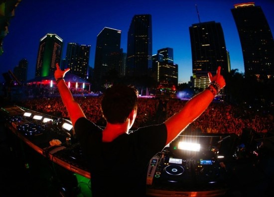 hardwell-ultra-2013.jpg : Vocal & Base 함께들어 봅시다 Delicious , Markus Emig - Nothing In Life Is Free (Club Mix) 외 4곡