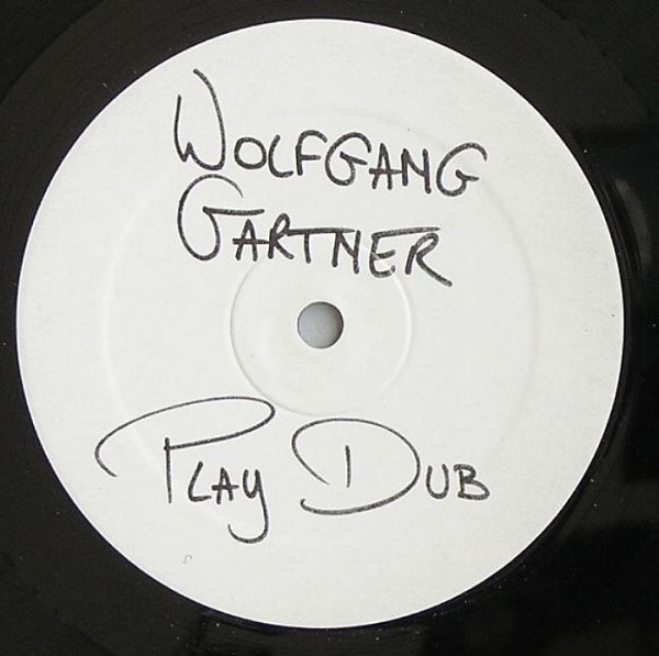 R-1406165-1216932192.jpg : Wolfgang Gartner - Play Dub