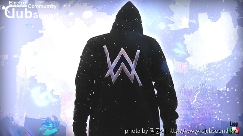 illustration-Alan-Walker-blue-YouTube-faded-color-darkness-image-screenshot-computer-wallpaper-album-cover-52744.png.jpg