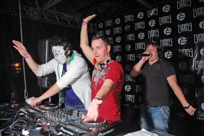 avatars-000002279504-15scvh-crop.jpg : Positive DJ's and Оксана Почепа (Акула) - kislotniy DJ(Club mix)