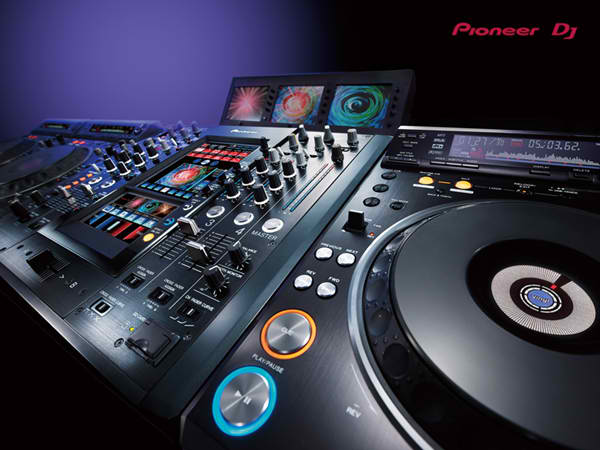 pioneer-wallpaper.jpg