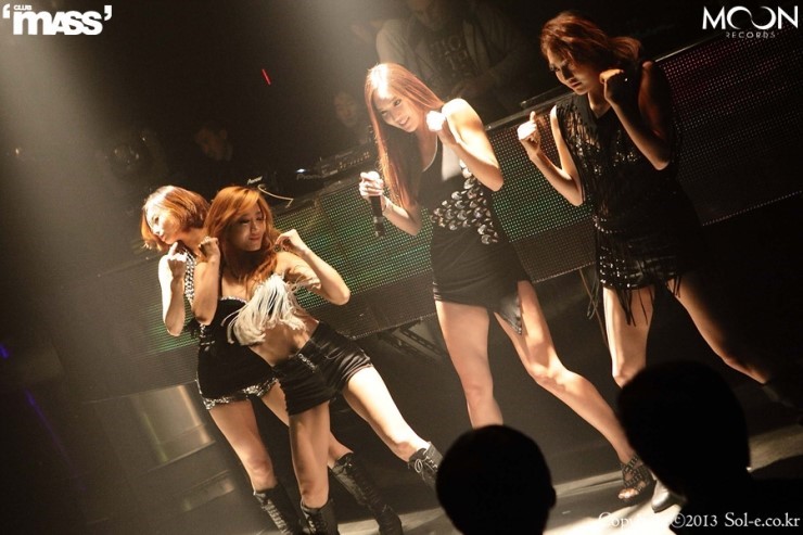 b0a28e8ade361b020715a9196efa1900.jpg : (14) One Way feat. Mc Gucci - I Need You 128
