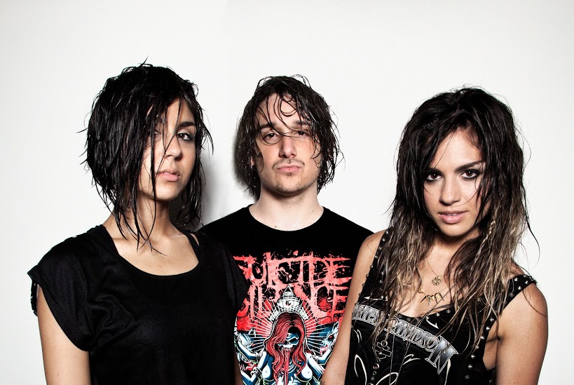 krewella.jpg : 클죽이입니다~ Krewella 앨범중 중복되지 않는것만 올려볼게요 ~